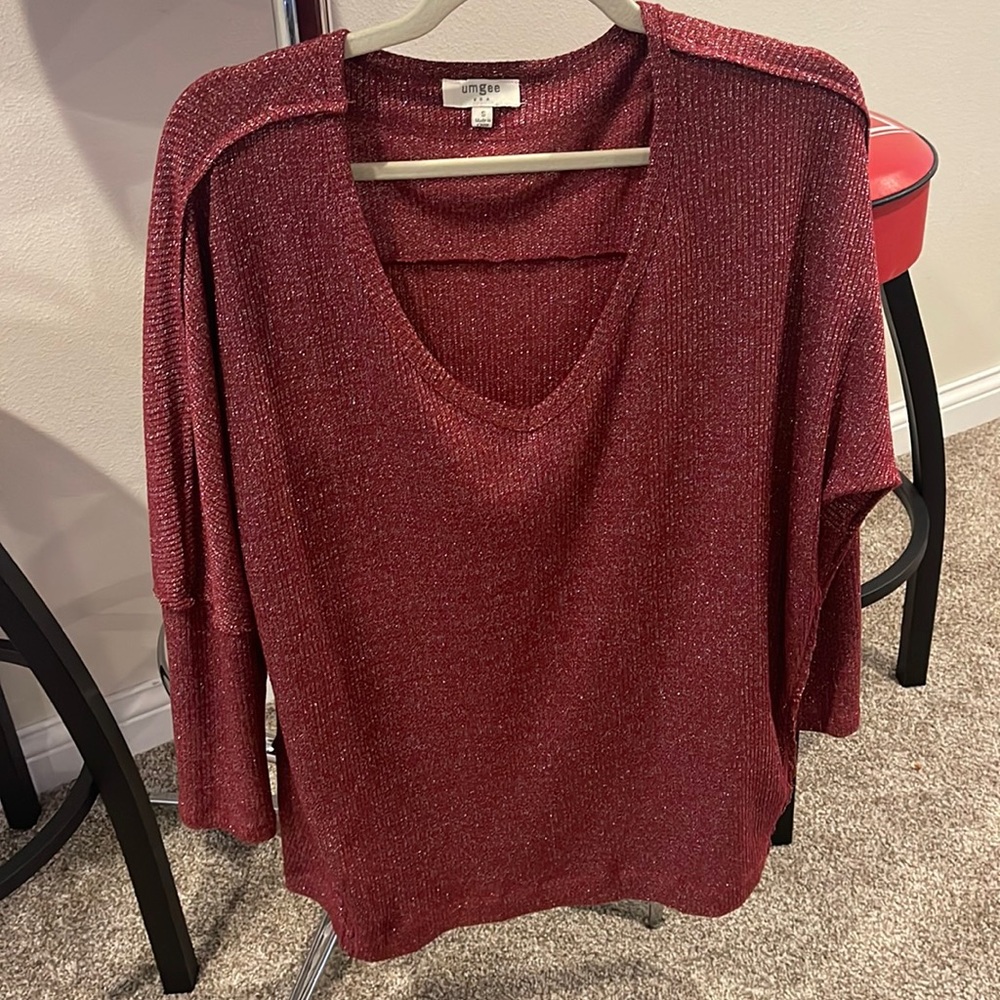 Vneck UMGEE Sweater - size M